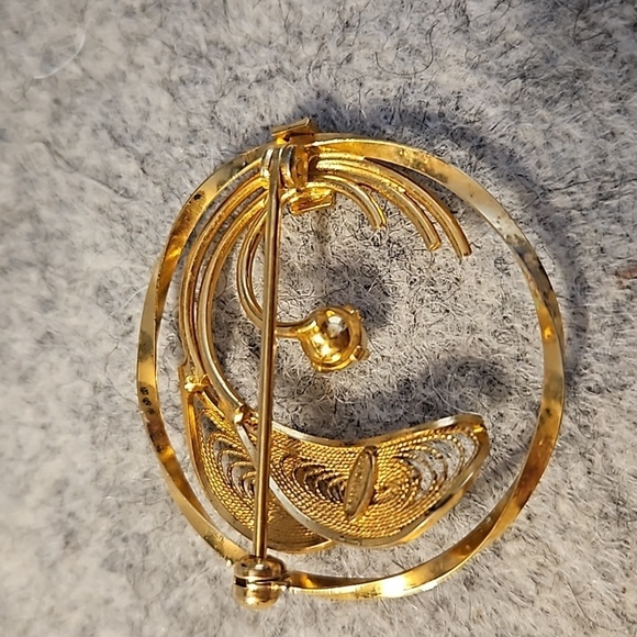 WINARD 12K GF Faux Pearl on Gold Filled 1 3/8"Dia. Brooch - Picture 5 of 6